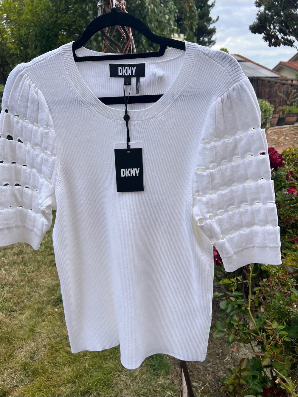 DKNY White Puff-Sleeve Ribbed Knit Top